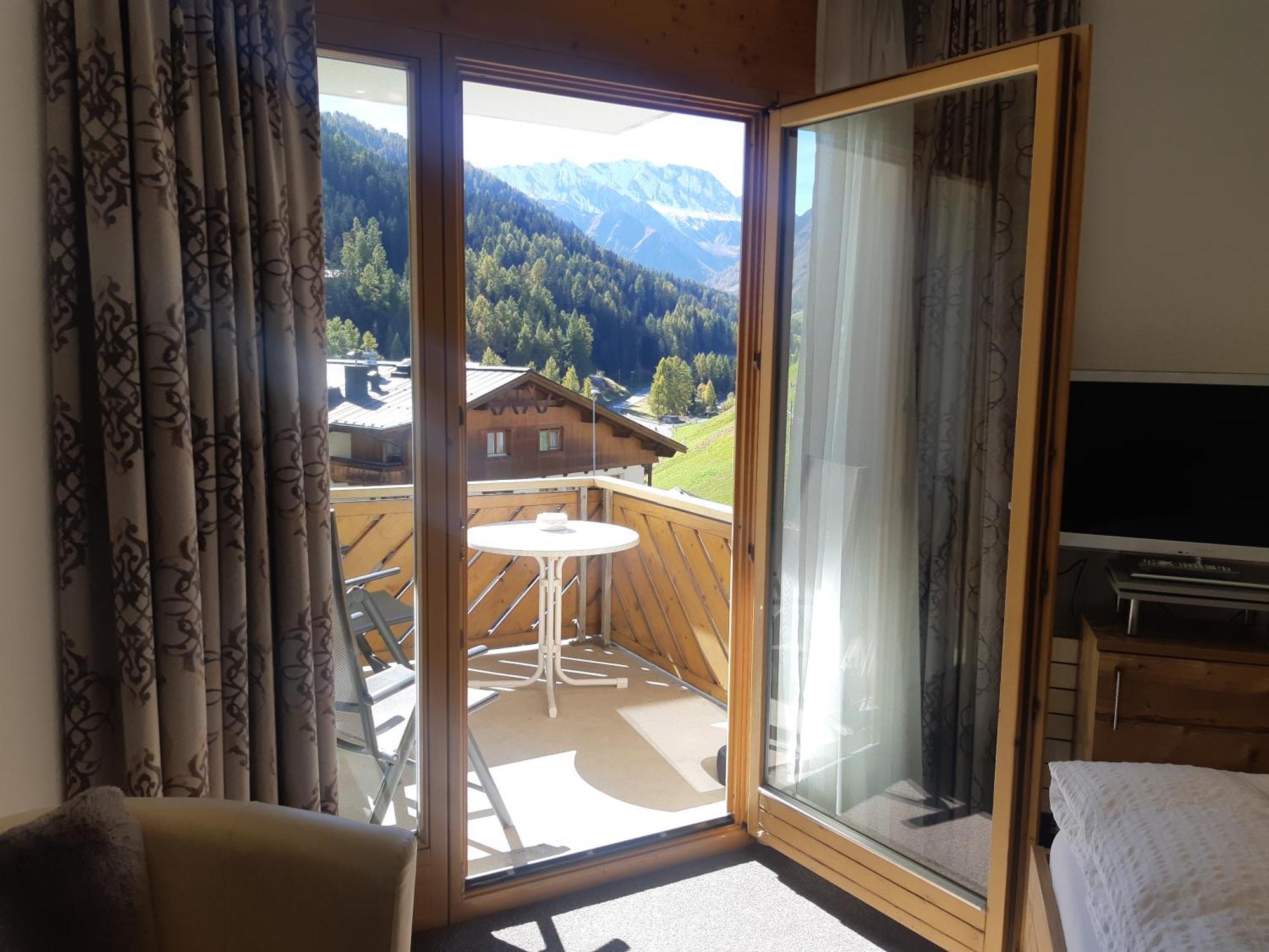 Appartements Garni Alpin Live Samnaun Quarto foto